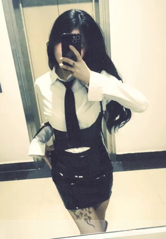 口活很顶的骚女