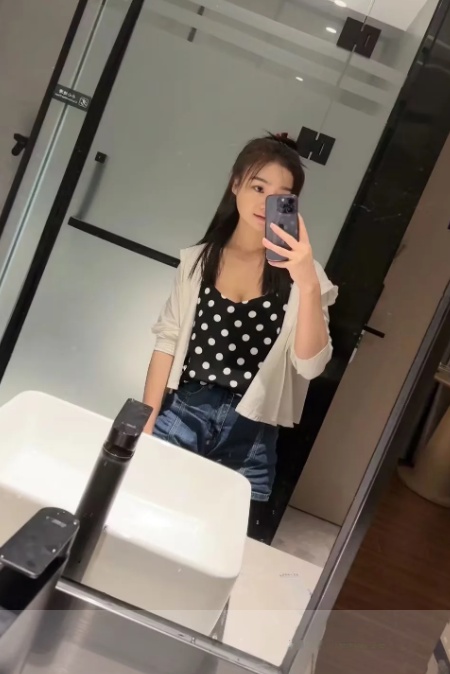 神州路粉嫩小姐姐