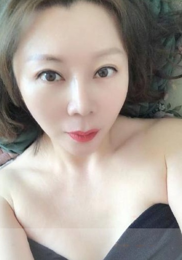 朝阳健身美女泻火