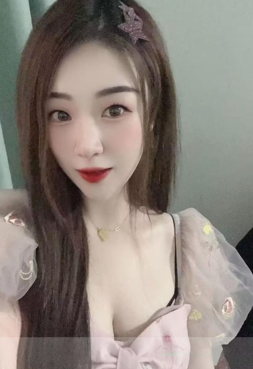 坂田潇雅颜值胸大