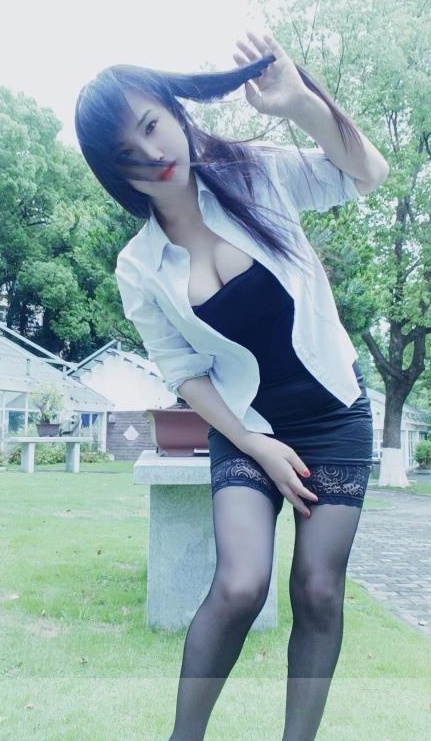 纯天然大胸妹子