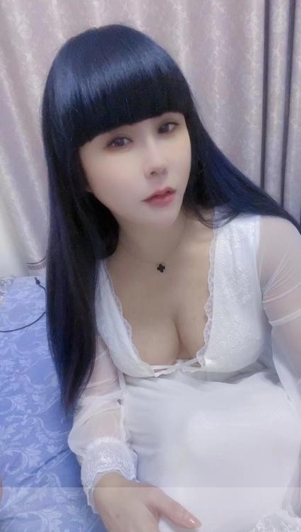 黑丝网袜大胸御姐