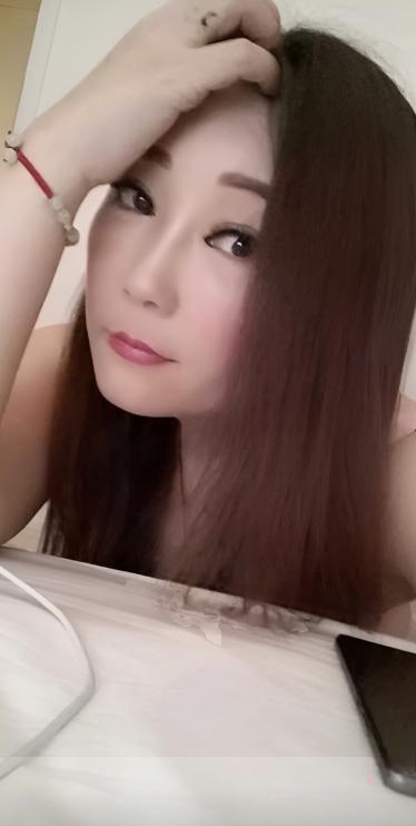 服务态度好的巨乳少妇