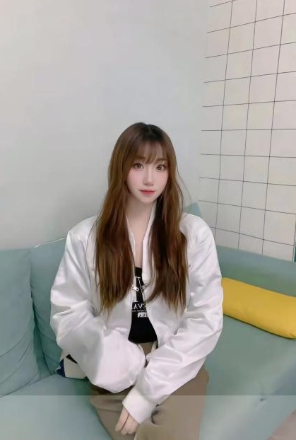 建邺奥南大白腿小可爱