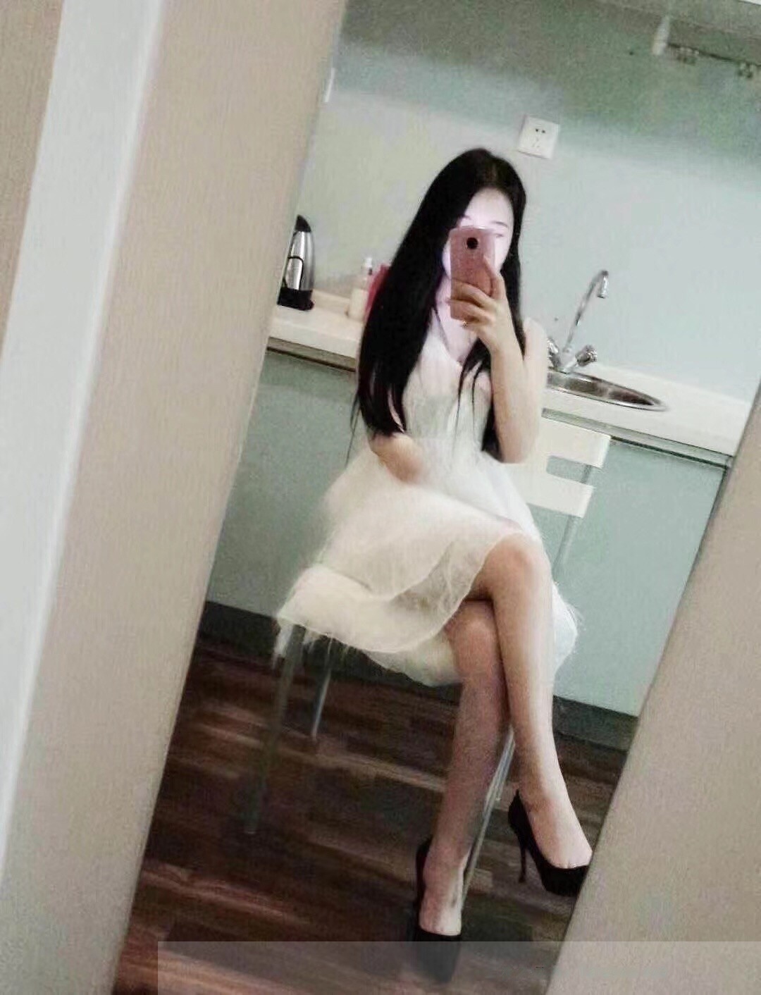 轻声细语说话很好听