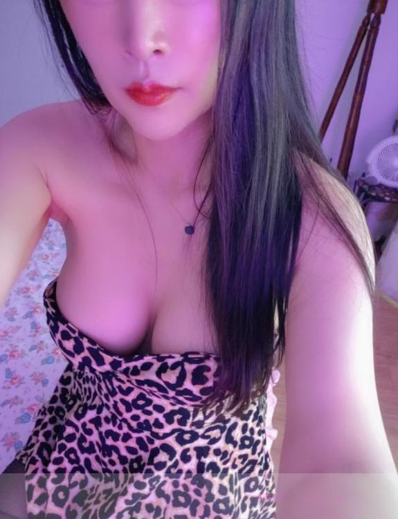 豹纹御姐姗姗