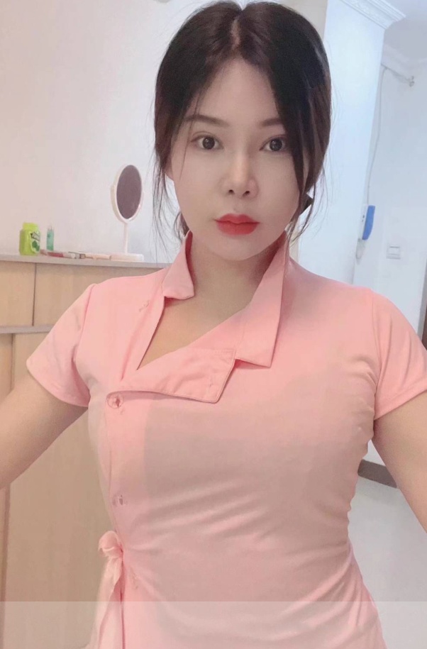 青年城特服雯雯