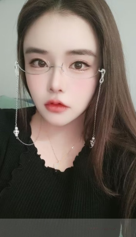 大坪短发大奶女神