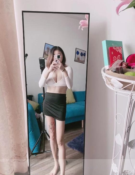 分享大胸白嫩少妇