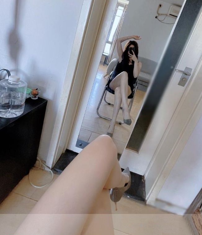 丝足女王小姐姐