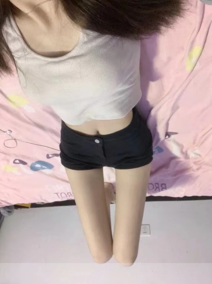 天鹅湖甜美妹子