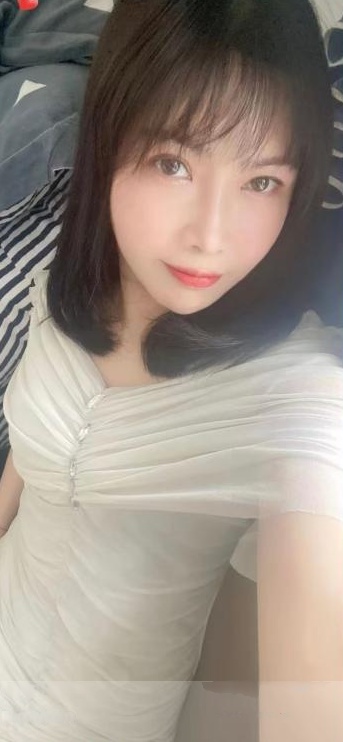 素颜也漂亮小姐姐