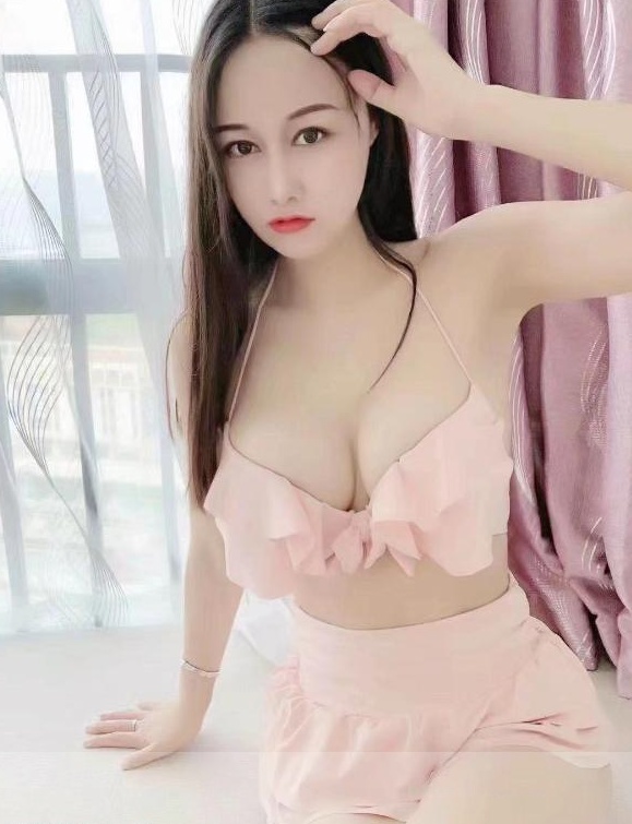 医美奶泡小姐姐