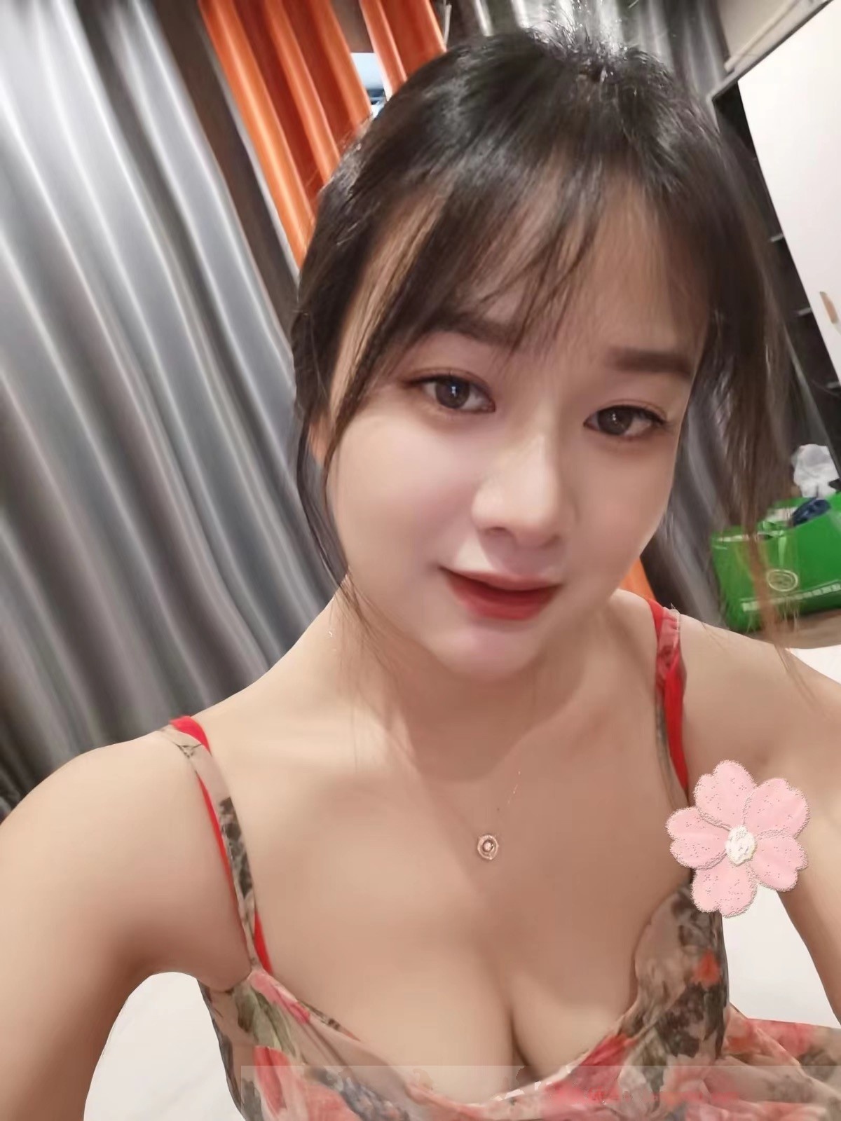 河东区年轻嫩妹奶子大
