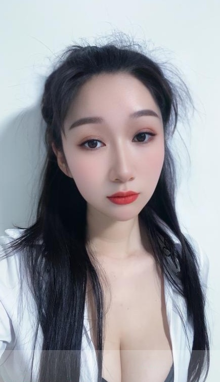 大胸美女笑笑
