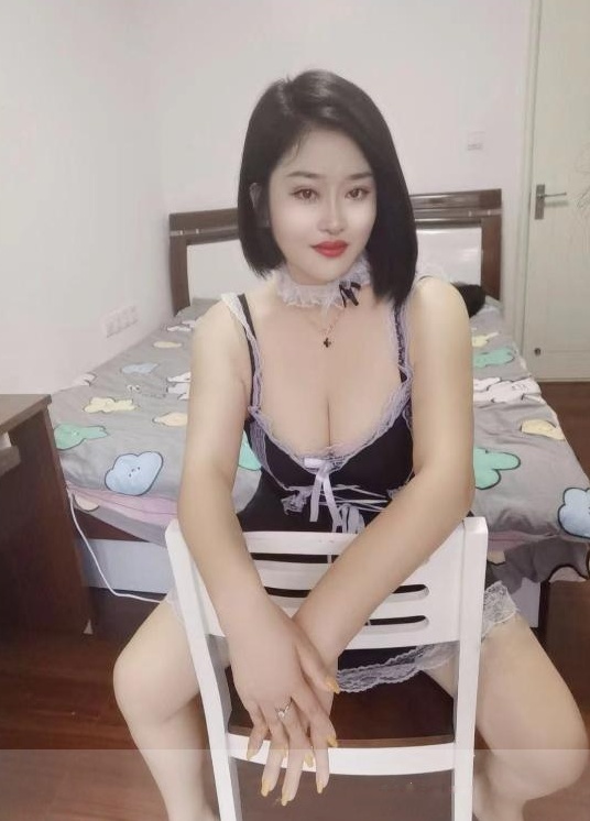 微胖大奶师姐晶晶