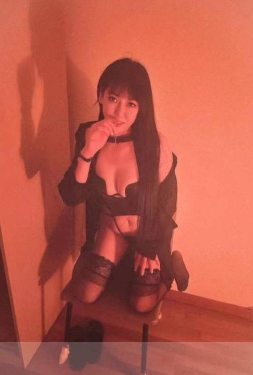 松江黑丝制服女王丽娟