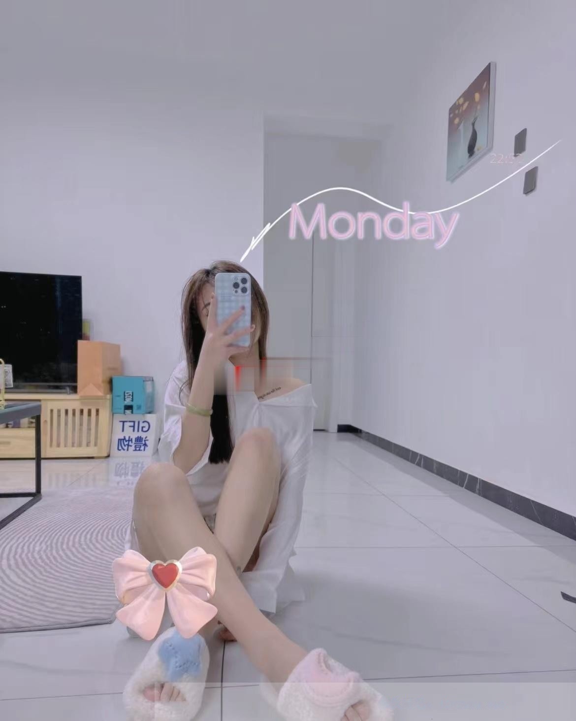 苗条型妹子皮肤很白