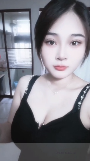 嫩妹子佳欣