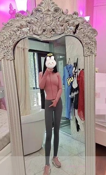 一个骚透顶的妹子