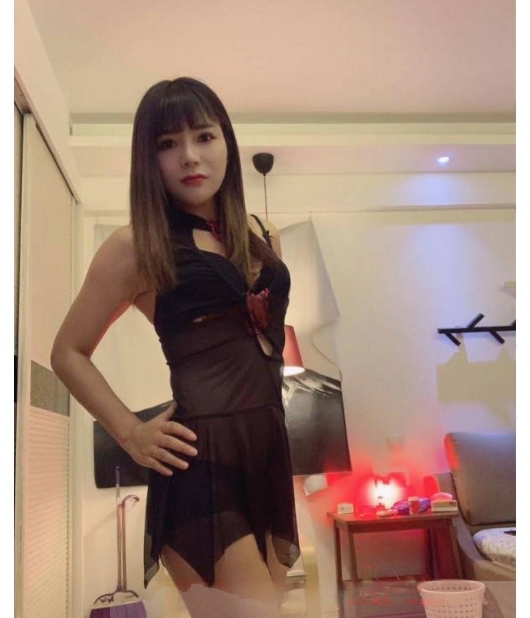金兰路性感制服诱惑