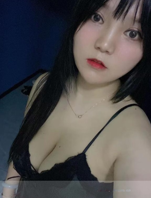 南山大胸妹小情