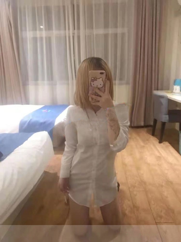 臀部丰满的妹子