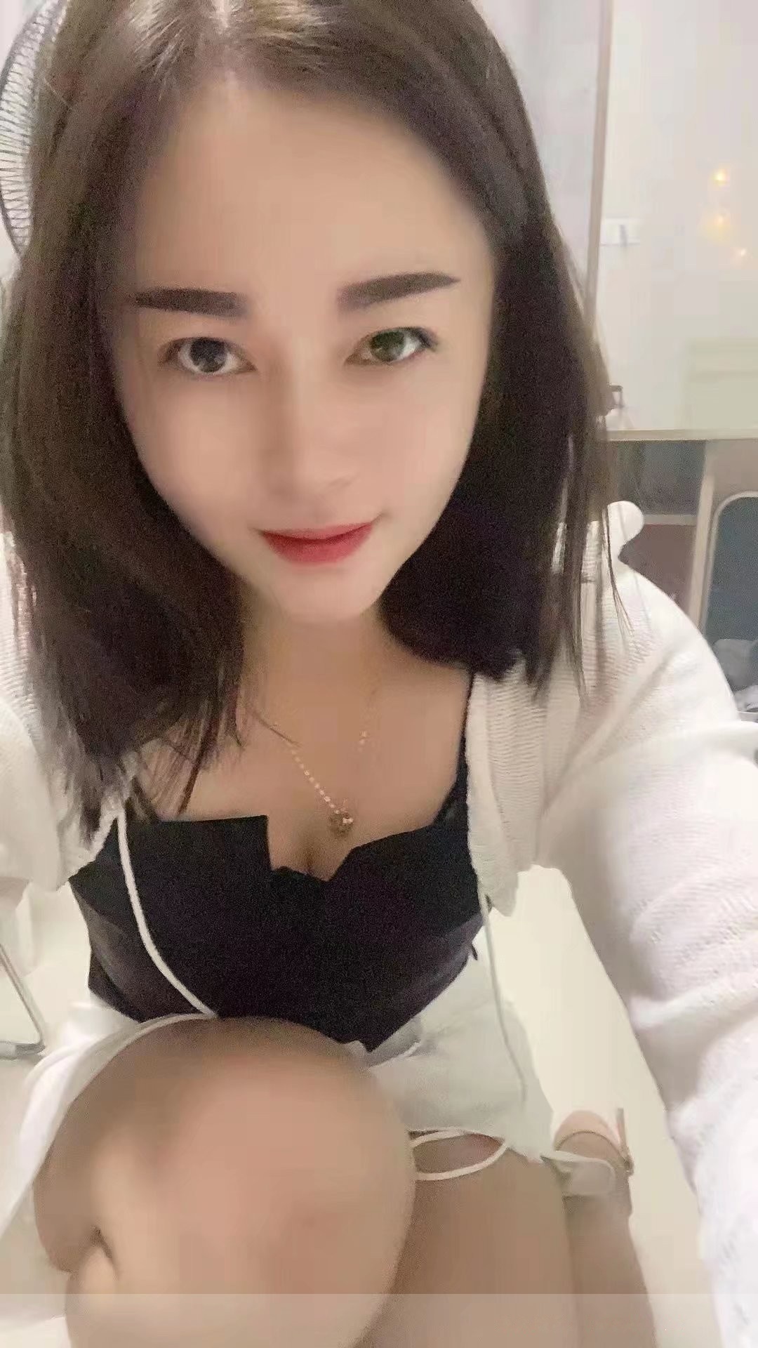 龙岗红牌大奶玲玲