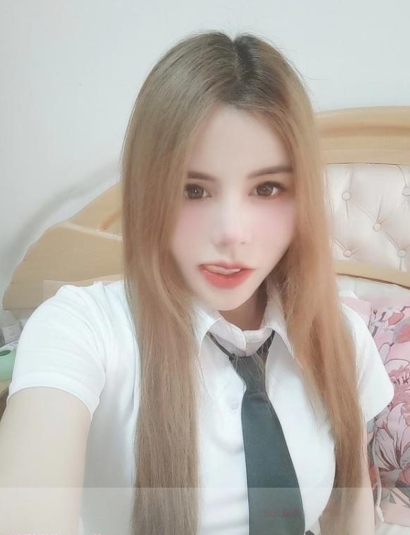 长相混血的少妇