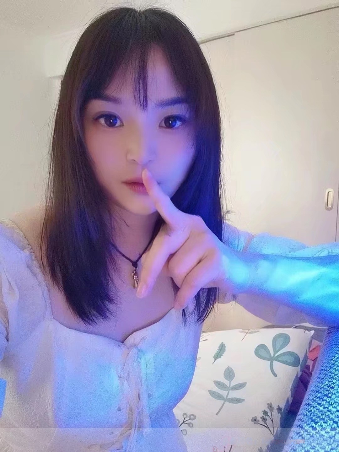 中项大胸妹子 口活一绝