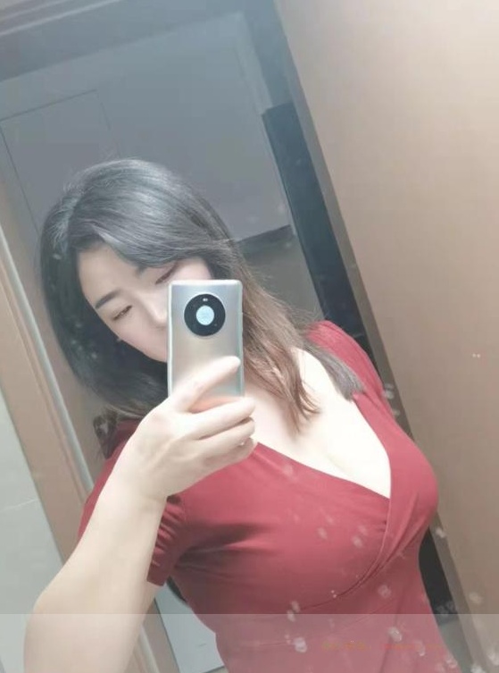 五街大胸少妇