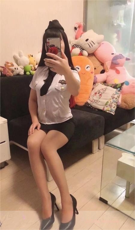 市区丰满包臀裙少妇