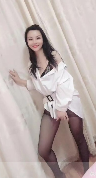 身材好的小少妇