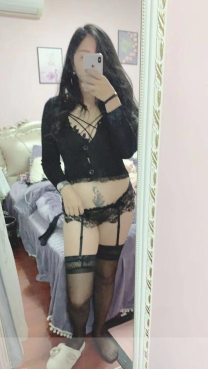 大胸个人中项小野猫