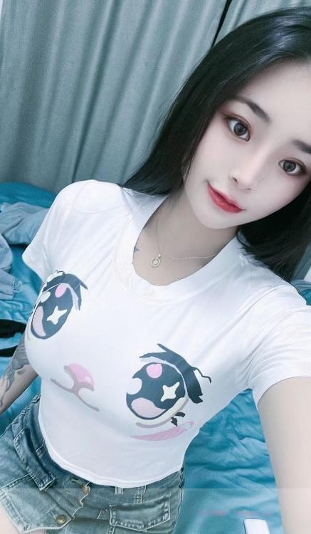 颜值爆乳宝儿妹