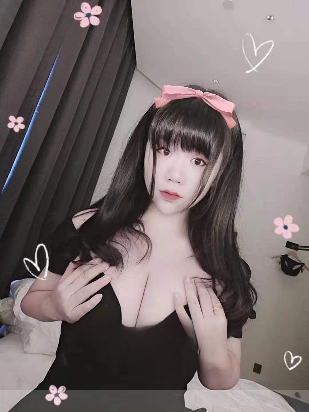 颜射白嫩少妇 小苹果