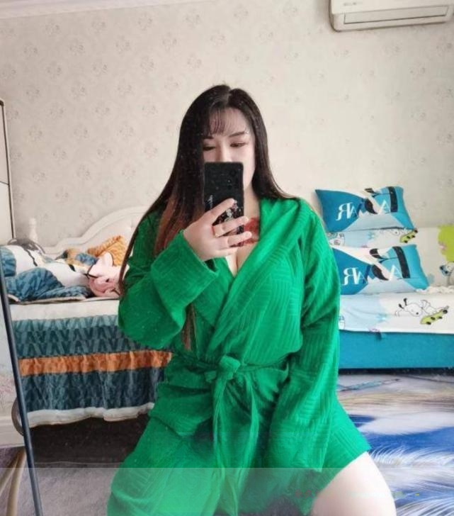 普陀深喉口爆微胖大奶