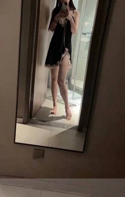 松江口爆黑丝灵宝