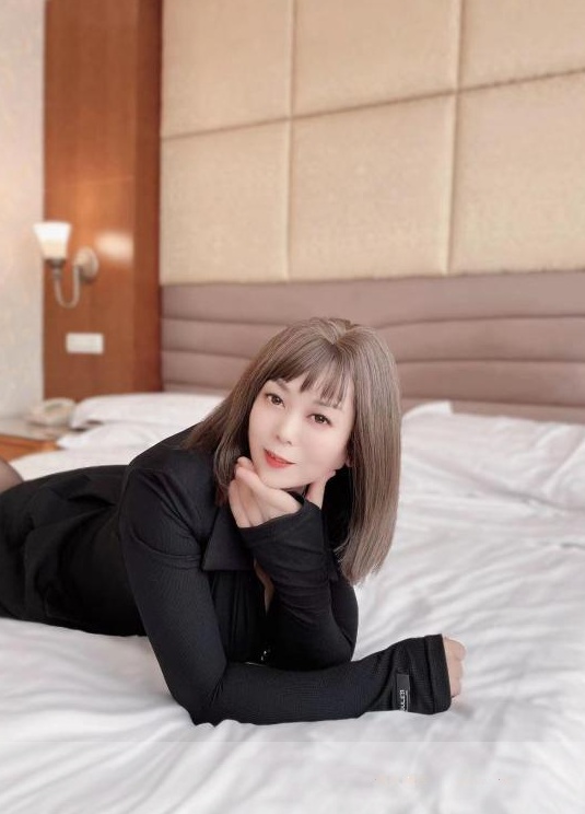 蓝色睡衣大葡萄奶胸