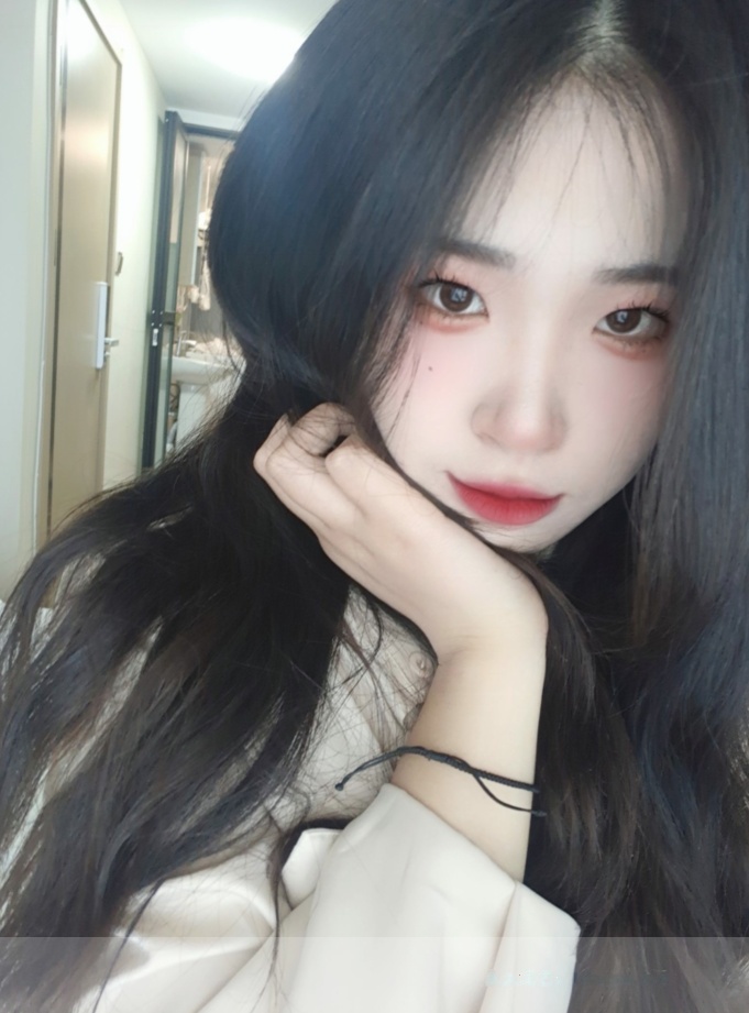 建邺年轻漂亮小姐姐