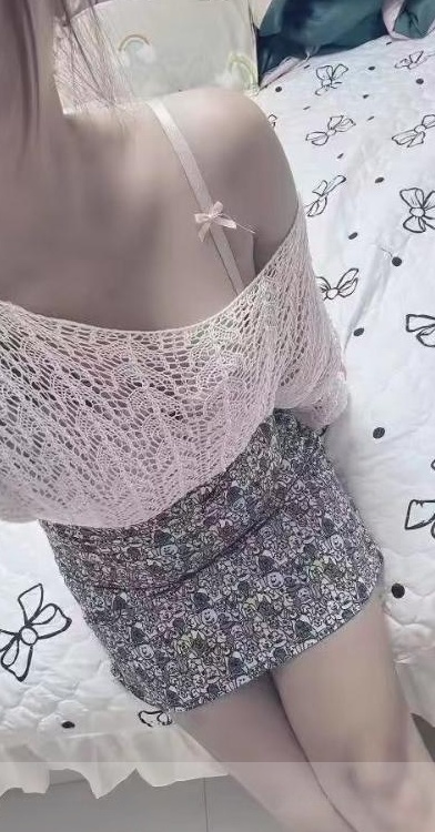 克拉广场大奶妹