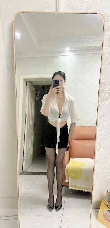 长腿眼镜娘少妇