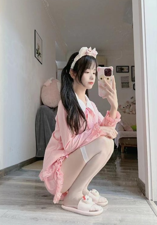 高端白虎小甜妹