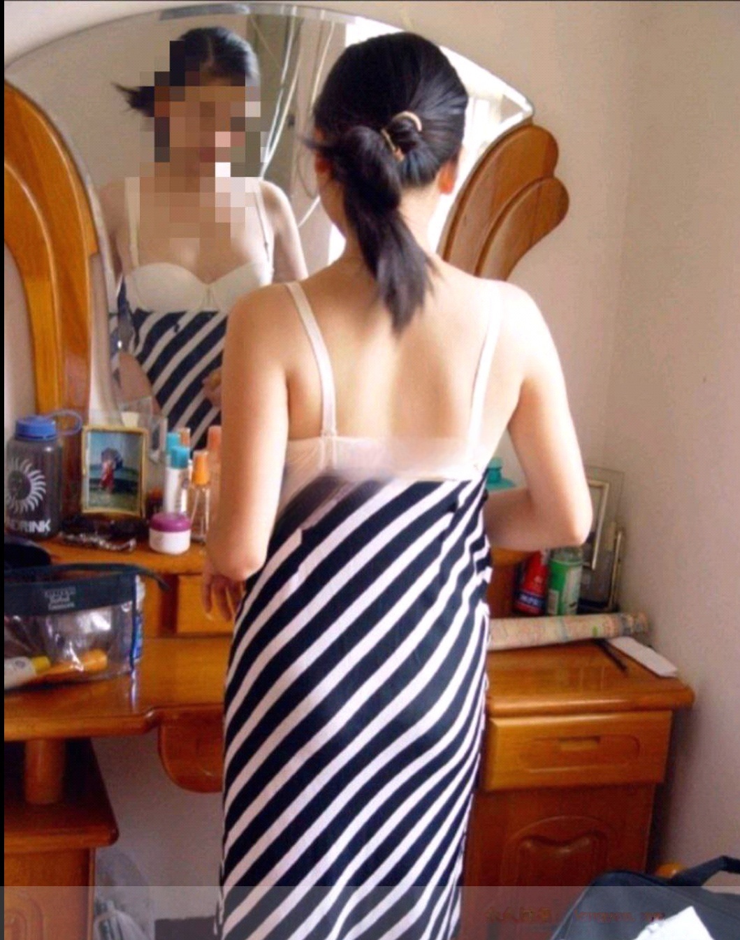 黄岛萌妹乐乐
