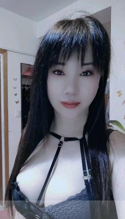 服务系爆乳熟女