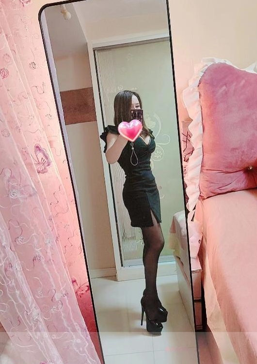 湖塘余温小姐姐