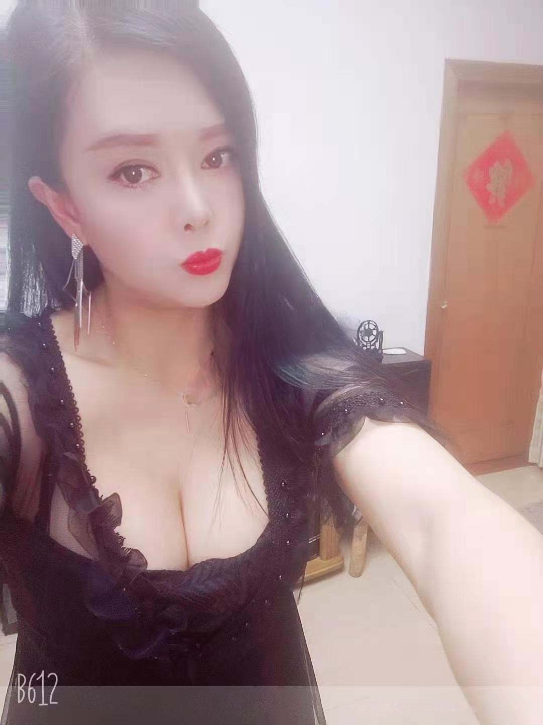 温柔巨乳少妇，技术非常好