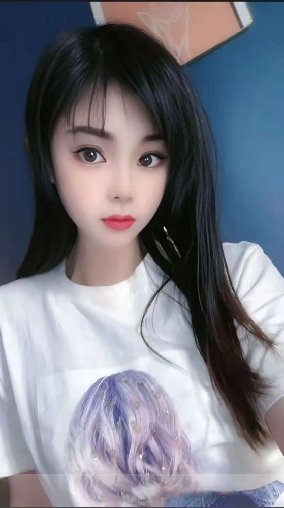 松江区居家的柔女子