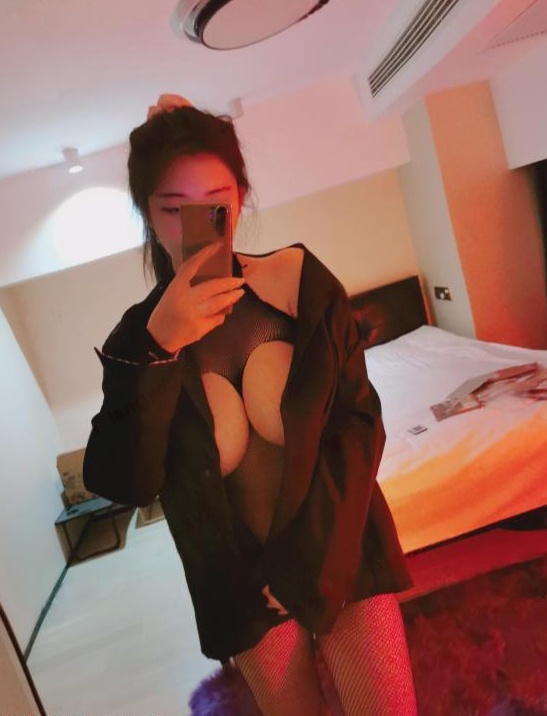 肤白貌美小歆倪