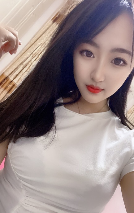 白嫩妹子